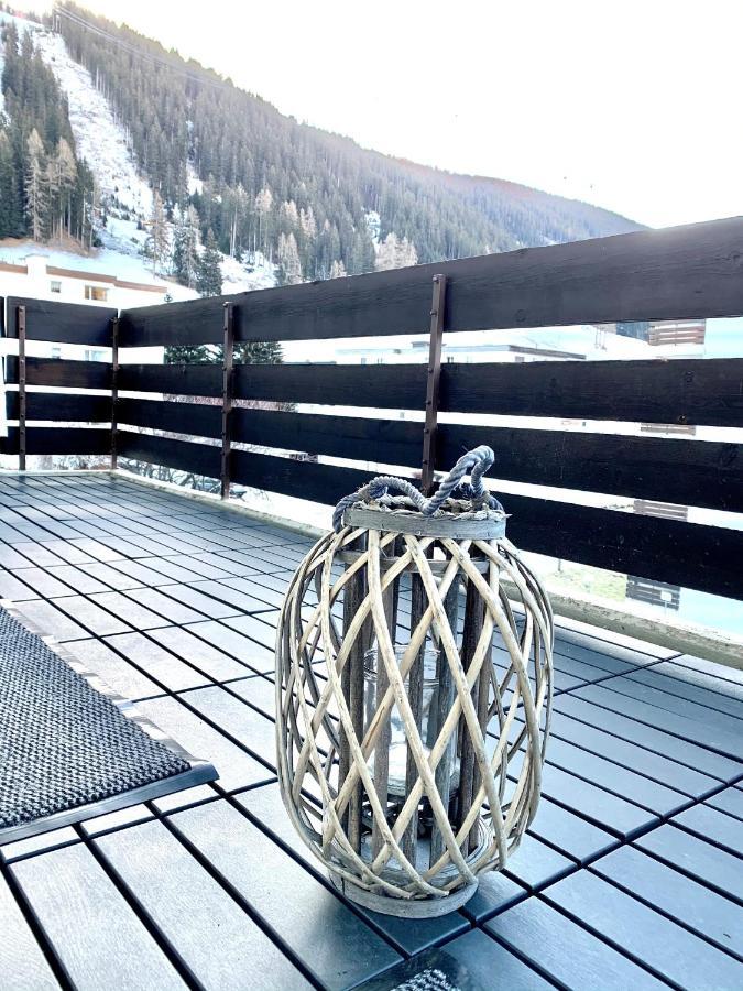 Fewo Bolgen: Central Jakobshorn Apartment with Ski Amenities Davos Exterior photo