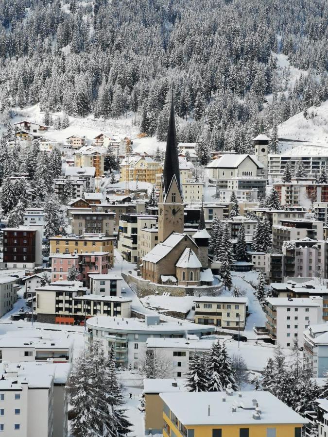 Fewo Bolgen: Central Jakobshorn Apartment with Ski Amenities Davos Exterior photo